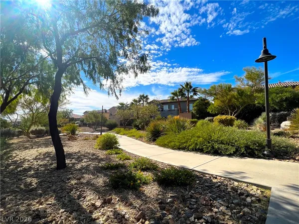 $2,600 | 12037 Contorno Vista Court, Las Vegas, NV 89138