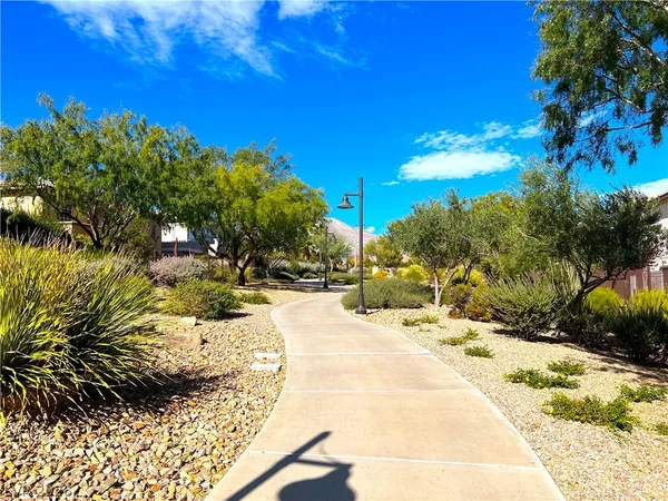$2,600 | 12037 Contorno Vista Court, Las Vegas, NV 89138