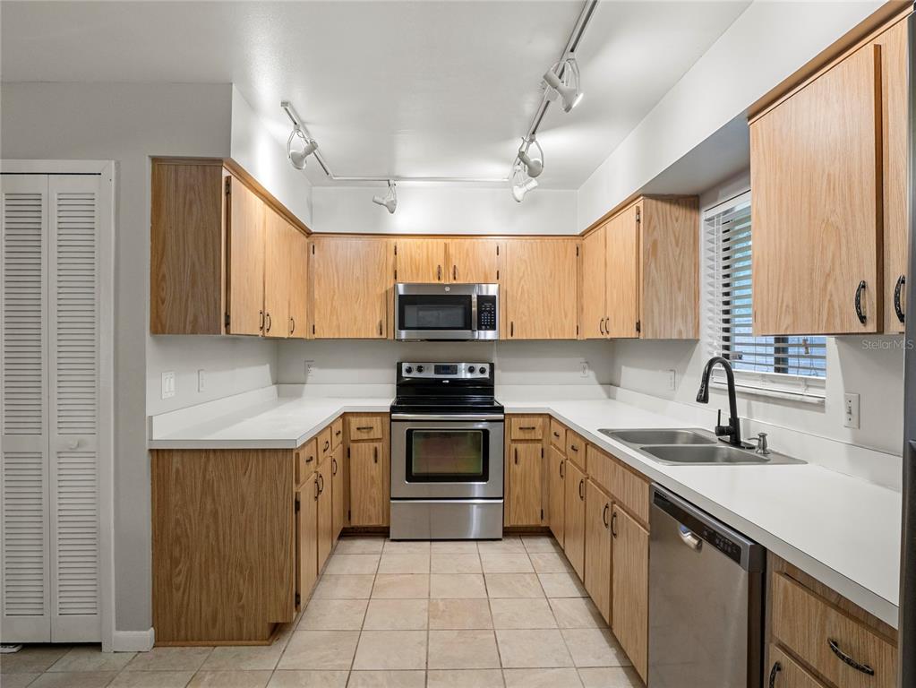 728 Ridgewood Way Winter Springs, FL 32708 - Photo 9 of 25 Gallery Image 9