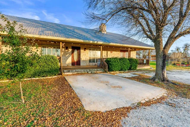 $899,900 | 2700 Auction Barn Road, Belton, TX 76513