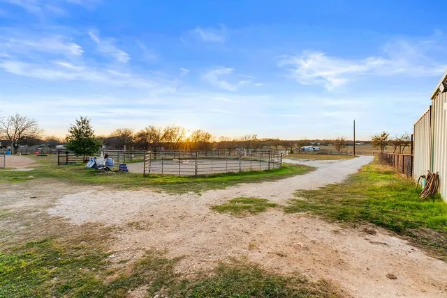 $899,900 | 2700 Auction Barn Road, Belton, TX 76513
