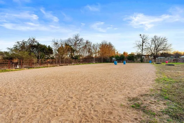 $899,900 | 2700 Auction Barn Road, Belton, TX 76513