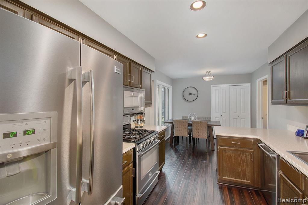 2191 London Bridge Drive Rochester Hills, MI 48307 - Photo 6 of 31