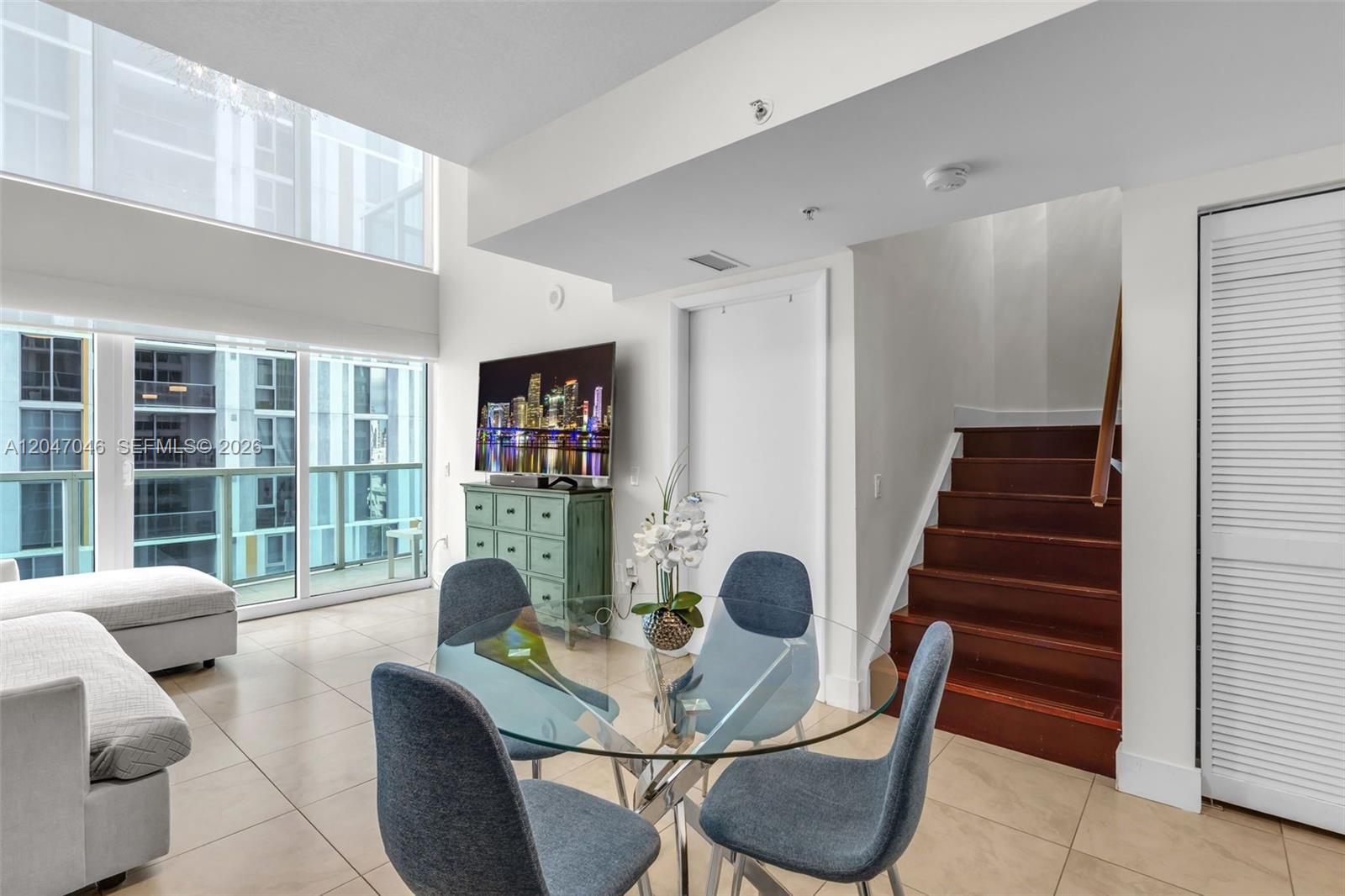 41 Southeast 5th Street, Unit 908 Miami, FL 33131 - Photo 4 of 26