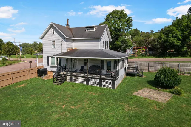 $240,000 | 419 Oak Street, Friendsville, MD 21531