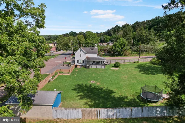 $240,000 | 419 Oak Street, Friendsville, MD 21531