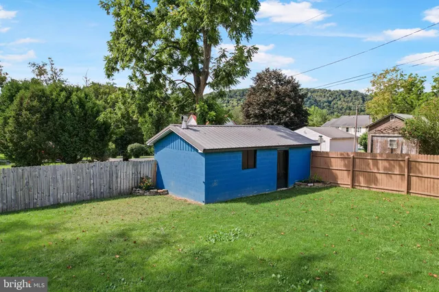 $240,000 | 419 Oak Street, Friendsville, MD 21531