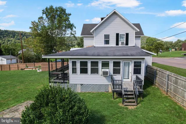 $240,000 | 419 Oak Street, Friendsville, MD 21531