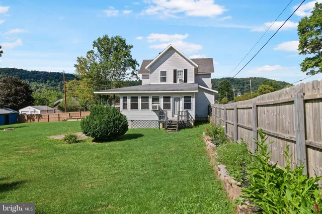 $240,000 | 419 Oak Street, Friendsville, MD 21531