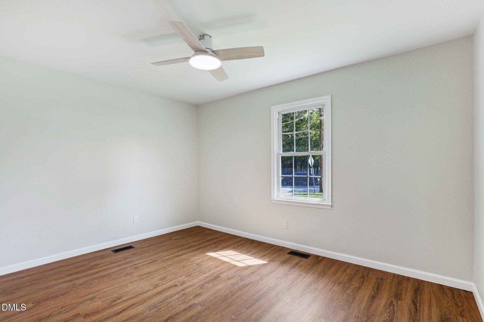 1121 Marlborough Road Raleigh, NC 27610 - Photo 14 of 27 14-web-or-mls-Marlborough Rd-S1009-014