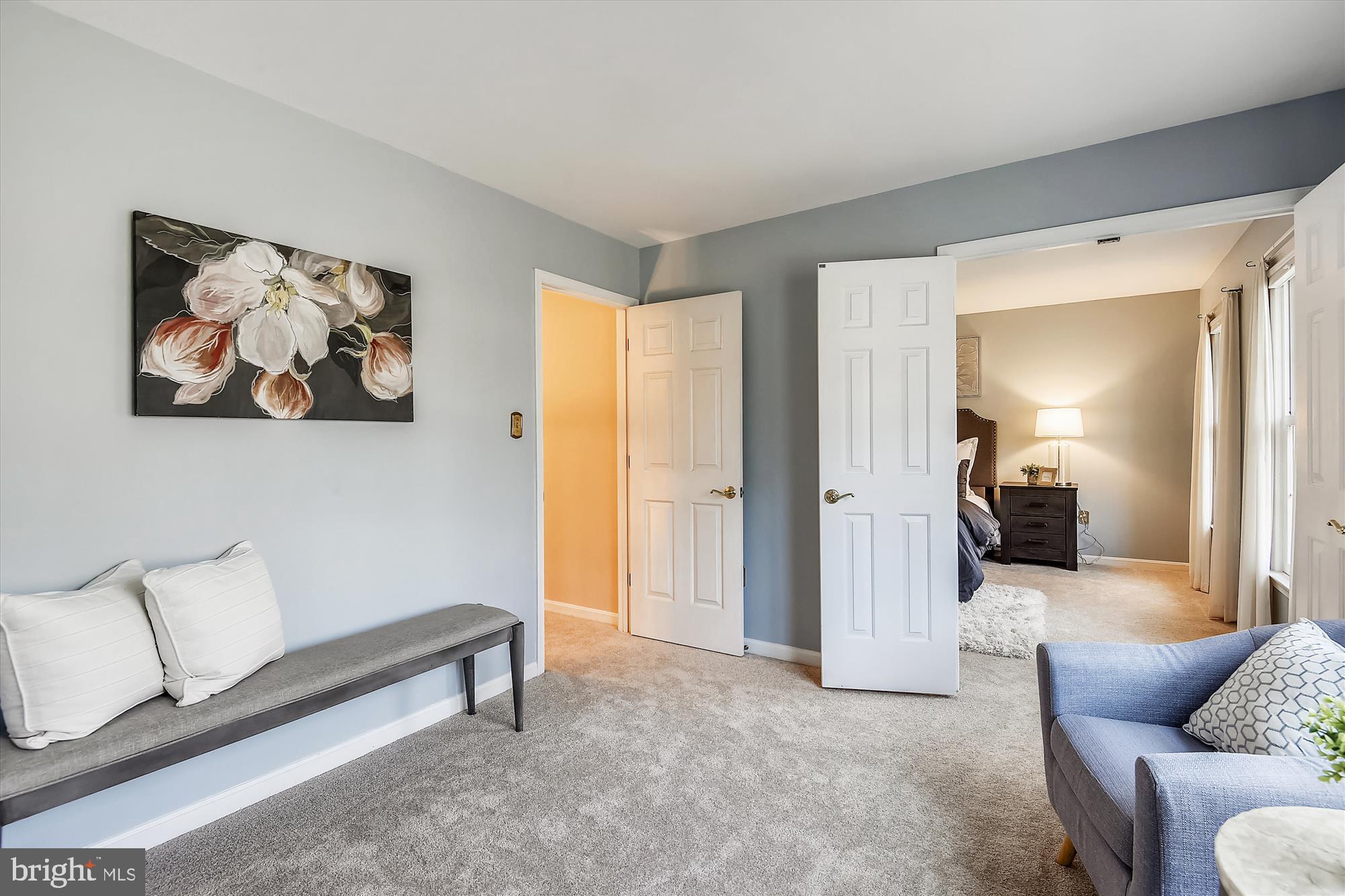 11874 Fawn Ridge Lane Reston, VA 20194 - Photo 44 of 75 a living room with furniture and a view of bathroom