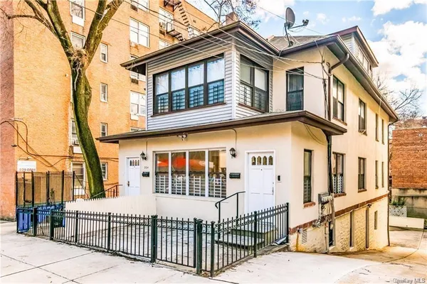 $1,599,900 | 204 West 260th Street | North Riverdale