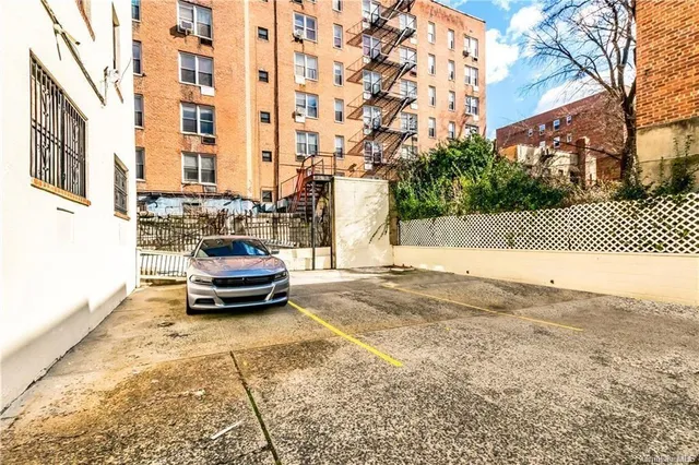 $1,599,900 | 204 West 260th Street | North Riverdale