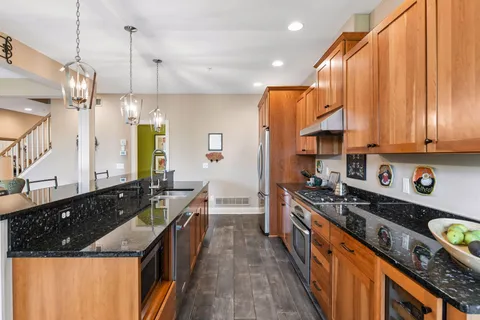 $475,000 | 10837 South Shore Drive, Plymouth, MN 55441