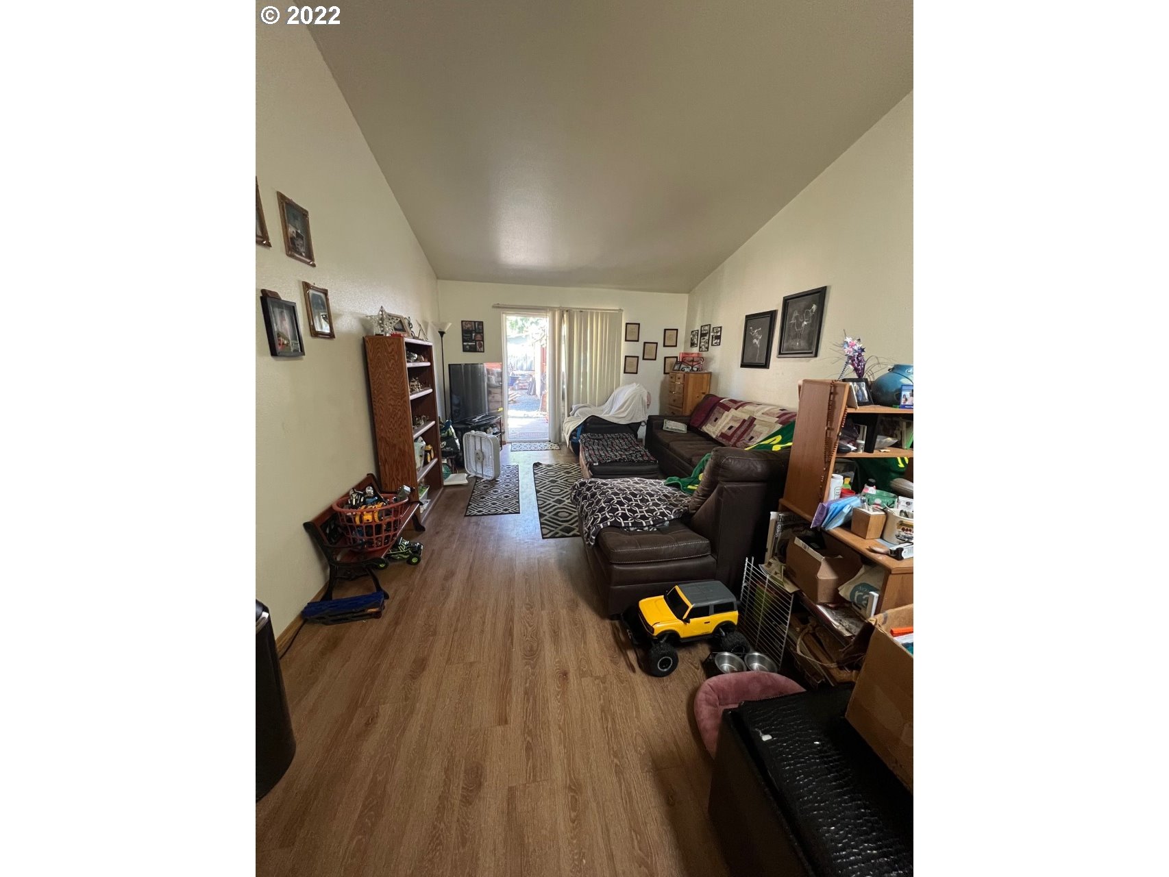 3380 Virginia Avenue Springfield, OR 97478 - Photo 3 of 11 a living room with furniture and a wooden floor