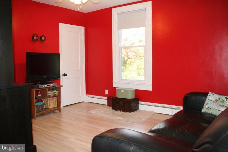 4600 Hydes Road Hydes, MD 21082 - Photo 4 of 11 Living Room