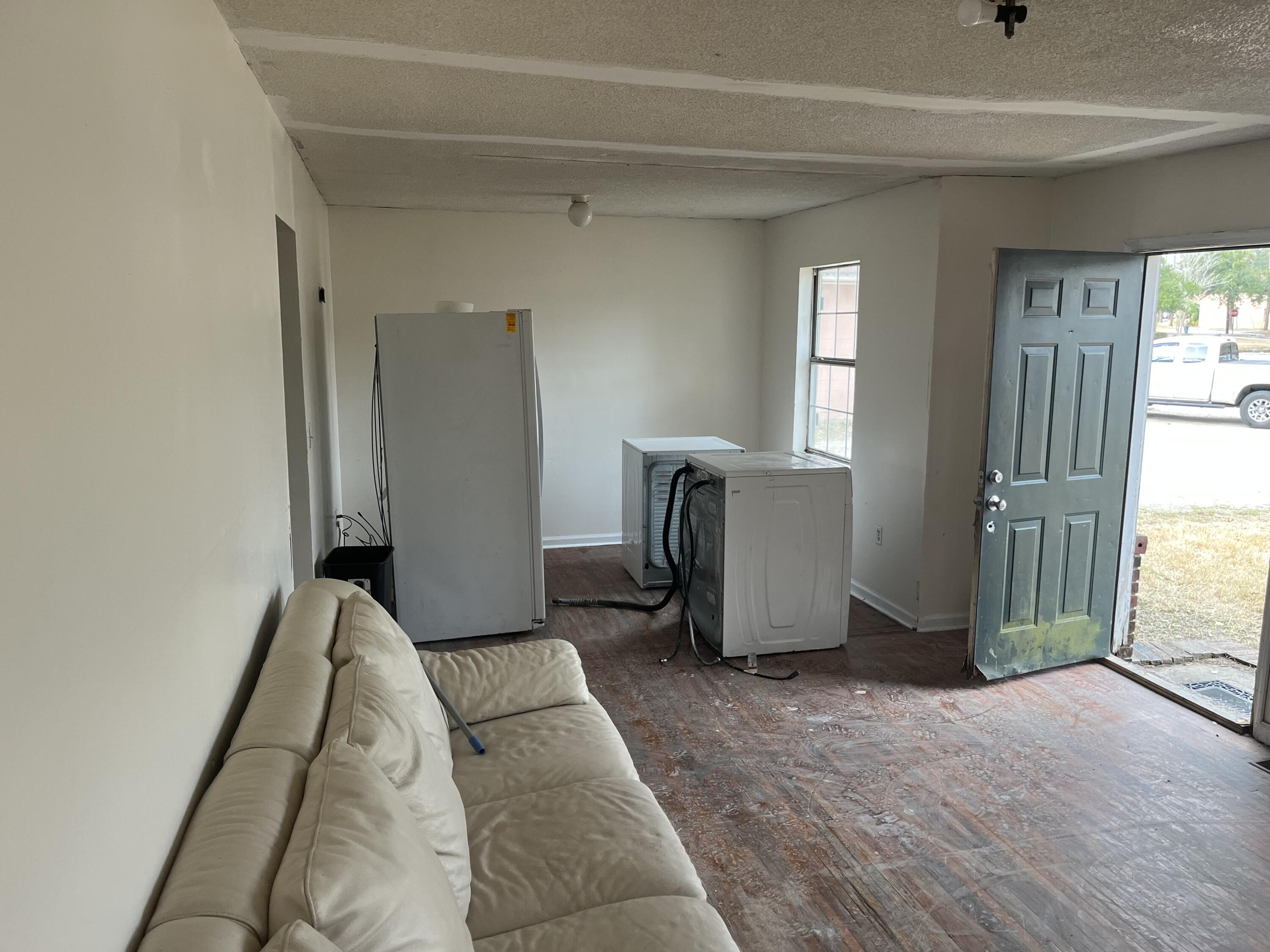 Undisclosed Address Walterboro, SC 29488 - Photo 3 of 14 IMG_4608