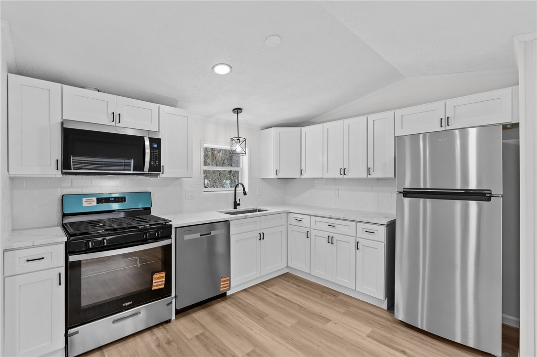 38 Torch Lane Coventry, RI 02816 - Photo 4 of 22