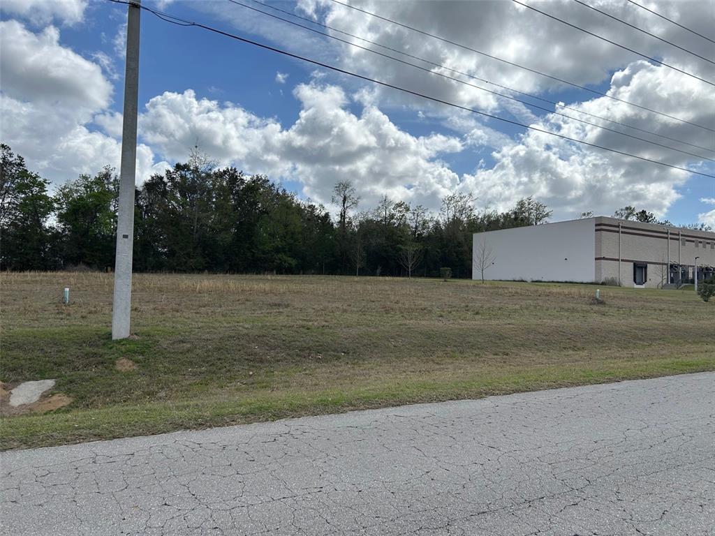 Northwest 104th Terrace Alachua, FL 32615 - Photo 3 of 6