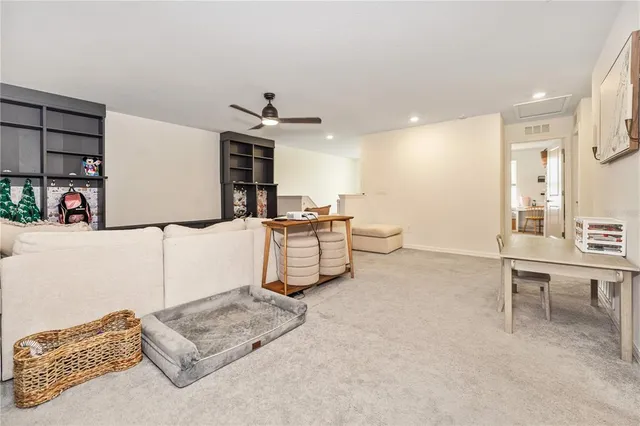 $2,550 | 10070 Trumpet Honeysuckle Way, San Antonio, FL 33576