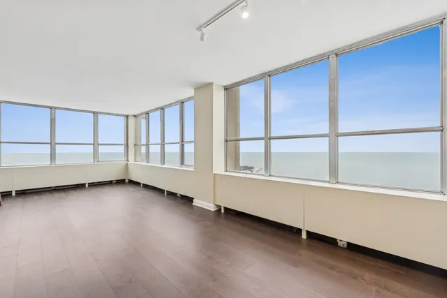 $399,000 | 655 West Irving Park Road, Unit 5202, Chicago, IL 60613