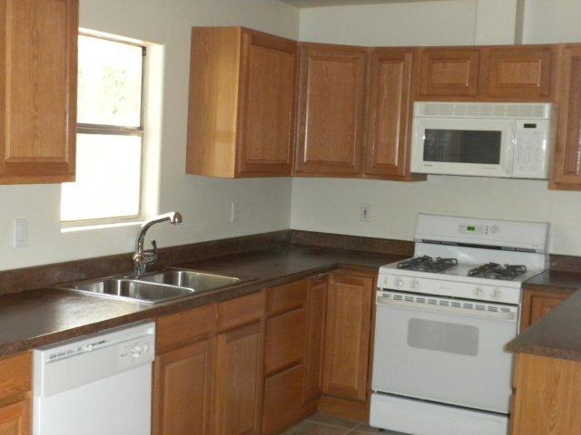 11439 Hawley Road Redding, CA 96003 - Photo 3 of 7 Kitchen