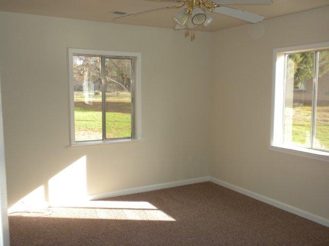 11439 Hawley Road Redding, CA 96003 - Photo 4 of 7 Bedroom 1