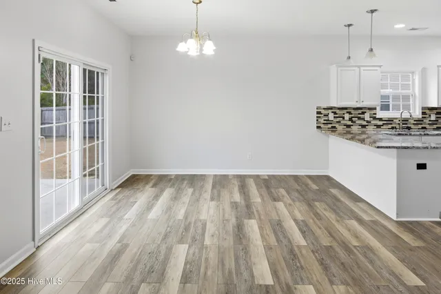 $2,400 | 124 Regatta Way, Sneads Ferry, NC 28460