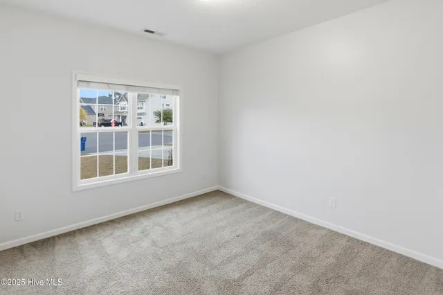 $2,400 | 124 Regatta Way, Sneads Ferry, NC 28460