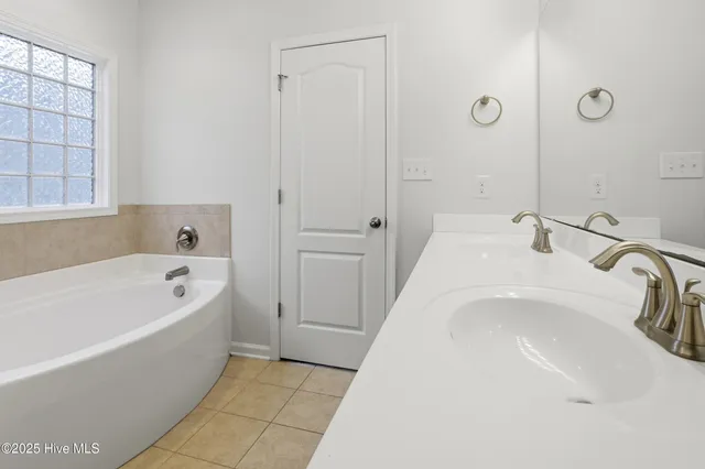 $2,400 | 124 Regatta Way, Sneads Ferry, NC 28460