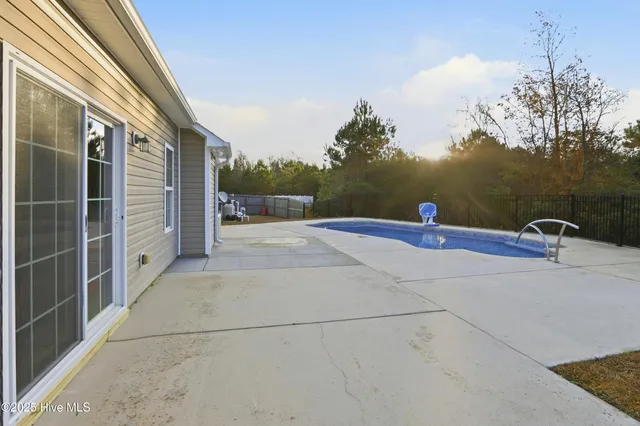 $2,400 | 124 Regatta Way, Sneads Ferry, NC 28460