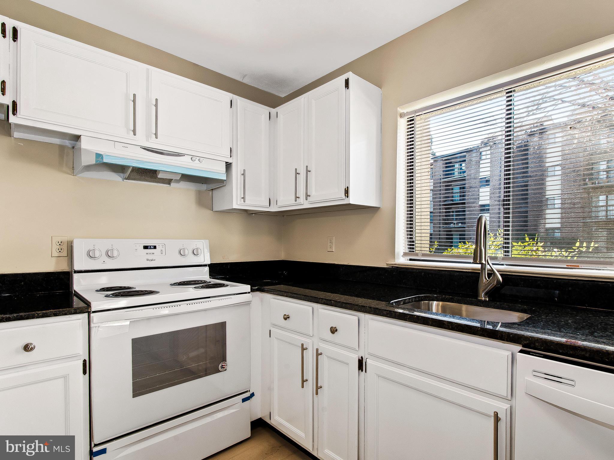 15607 Dorset Road, Unit 101 Laurel, MD 20707 - Photo 13 of 30 Kitchen