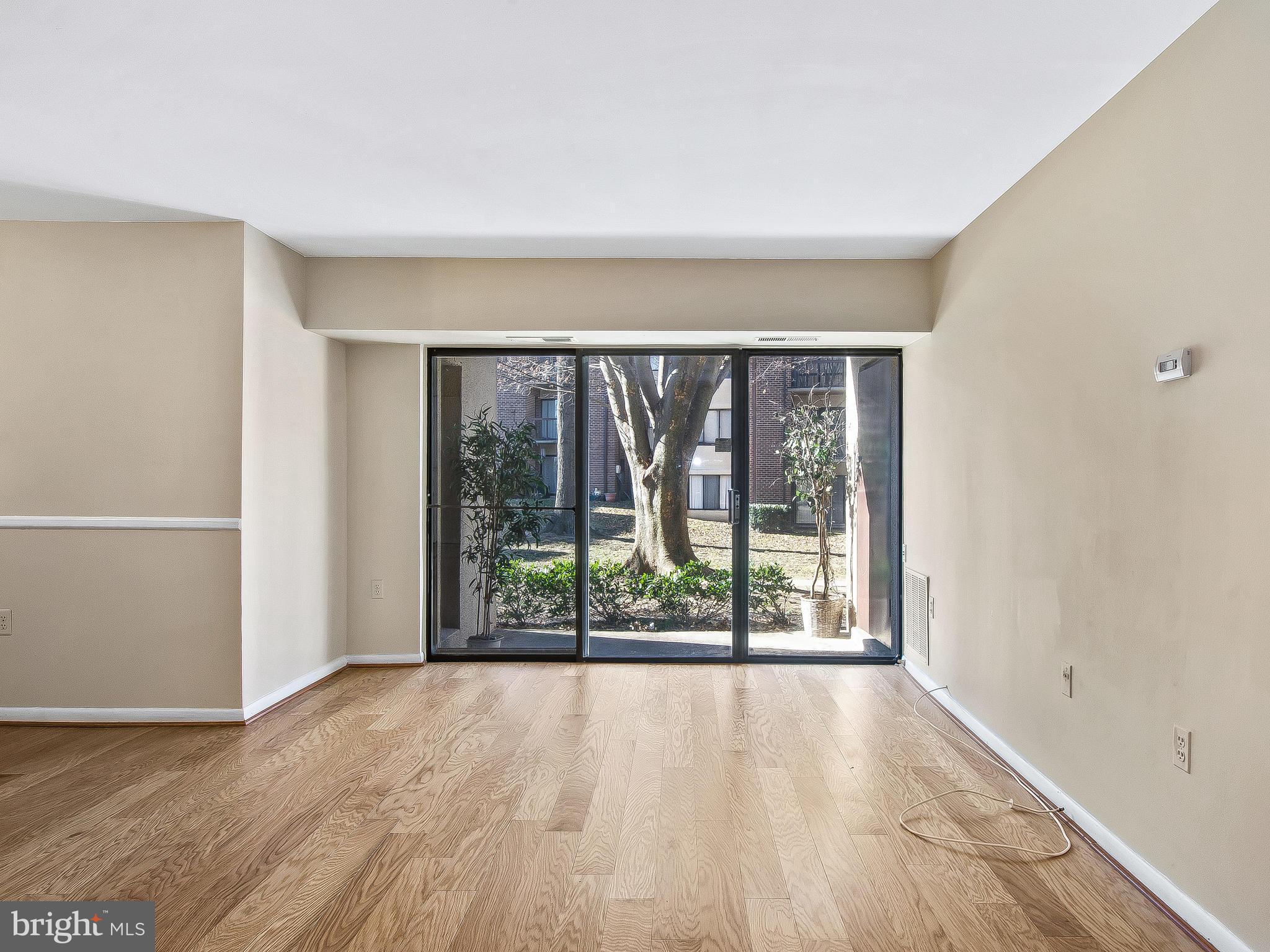 15607 Dorset Road, Unit 101 Laurel, MD 20707 - Photo 7 of 30 Living Room