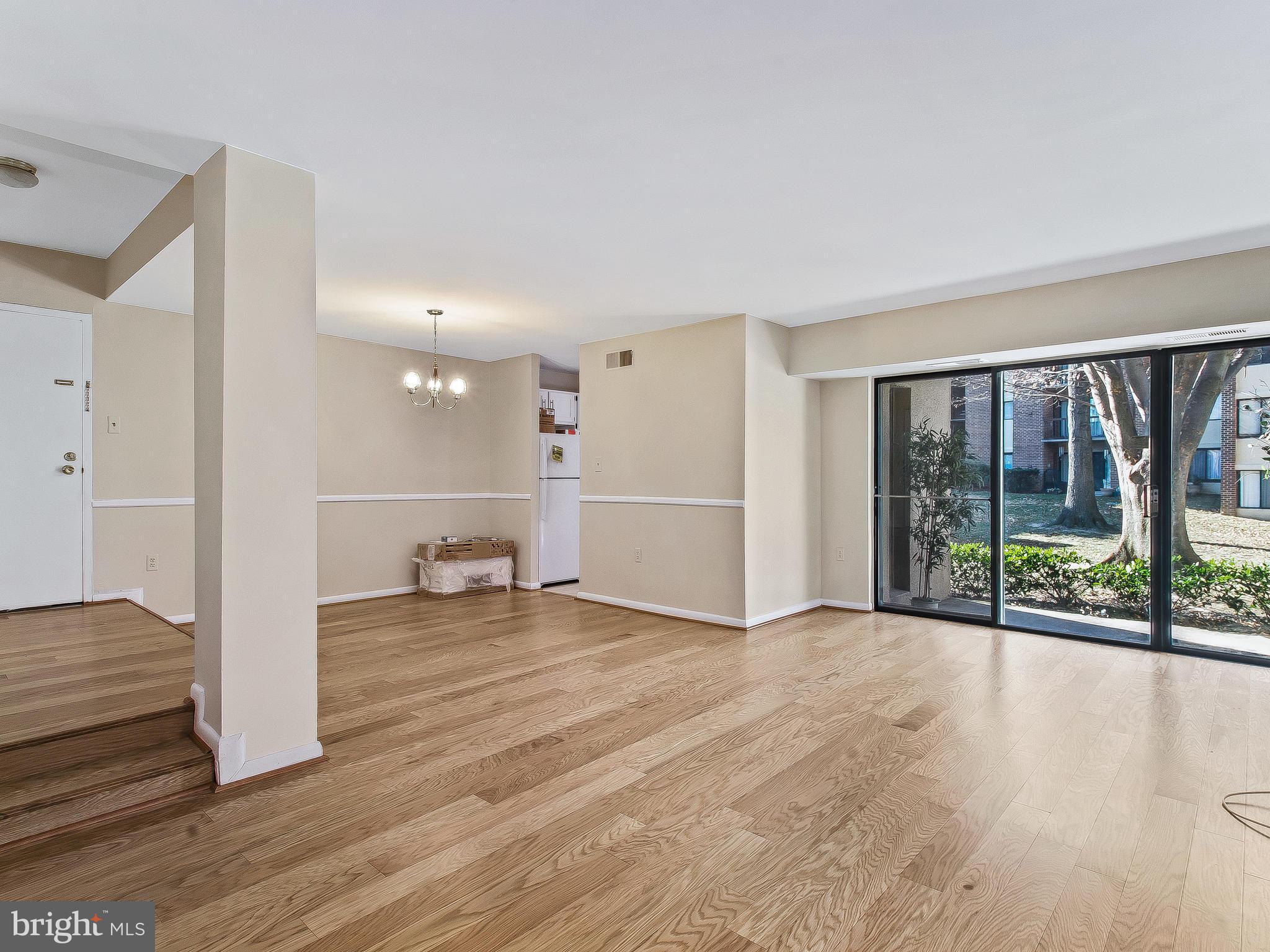 15607 Dorset Road, Unit 101 Laurel, MD 20707 - Photo 8 of 30 Living Room