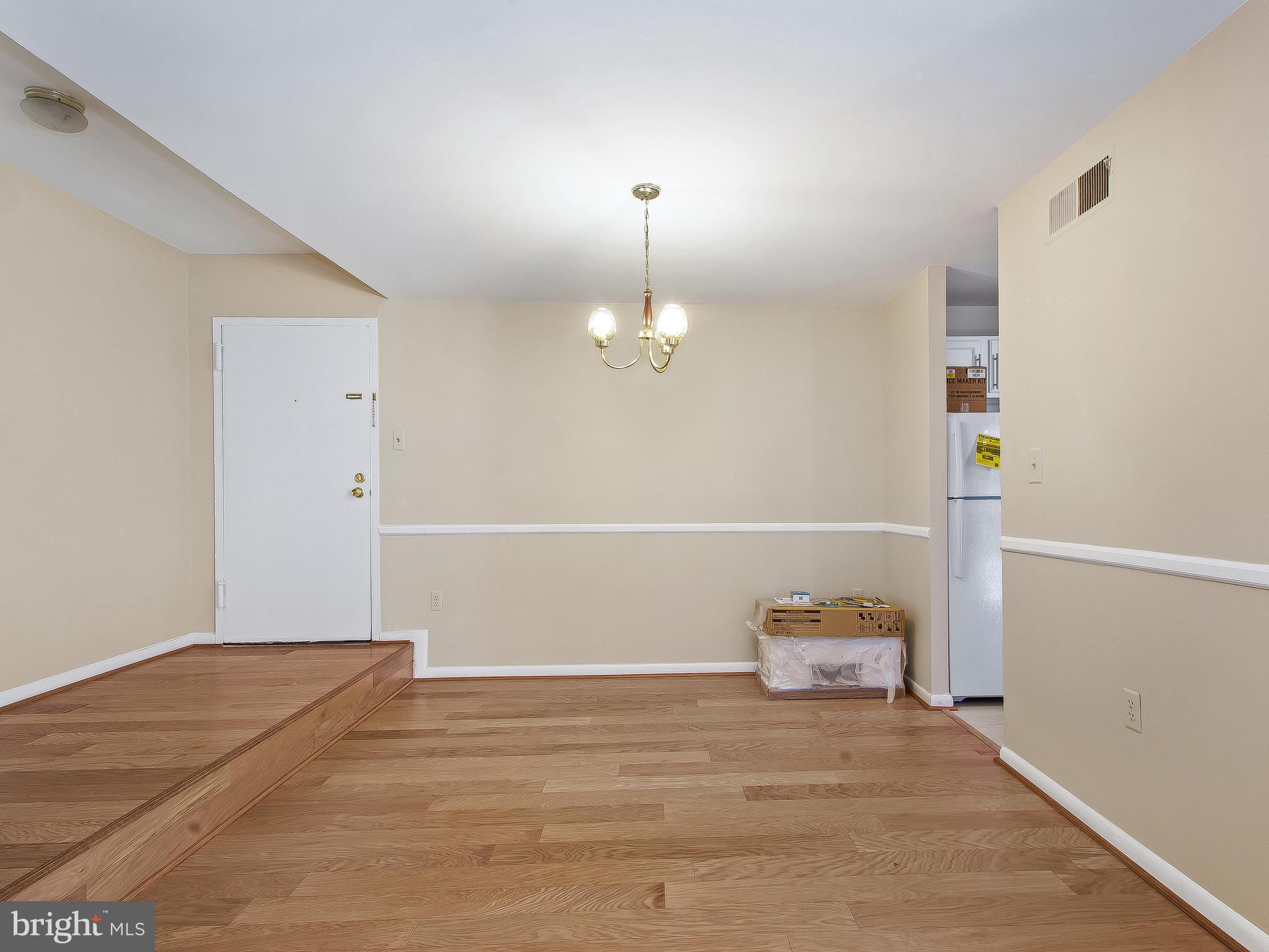 15607 Dorset Road, Unit 101 Laurel, MD 20707 - Photo 9 of 30 Living Room