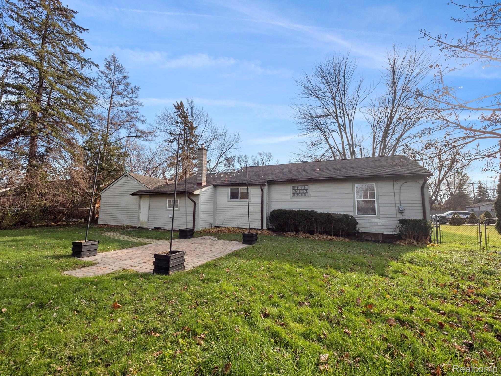 1928 June Avenue Rochester, MI 48309 - Photo 15 of 15 BACK VIEW
