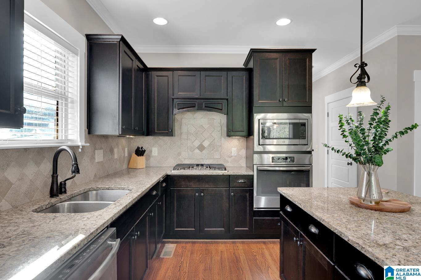 220 Stoneykirk Way Pelham, AL 35124 - Photo 4 of 54