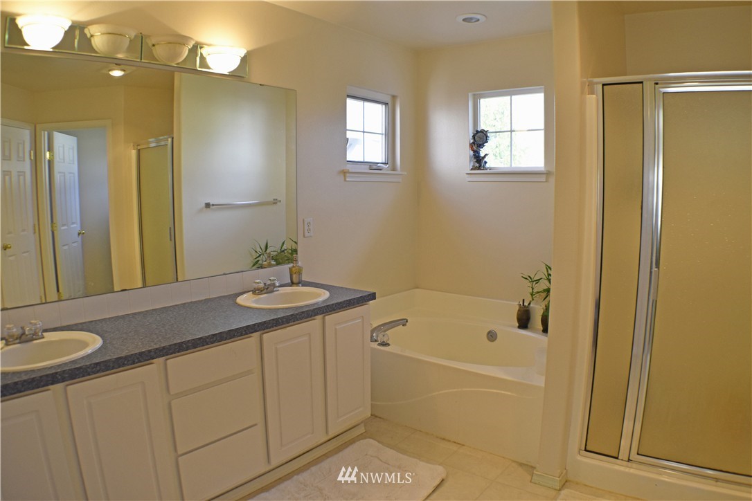 5133 Northeast 4th Place Renton, WA 98059 - Photo 11 of 17