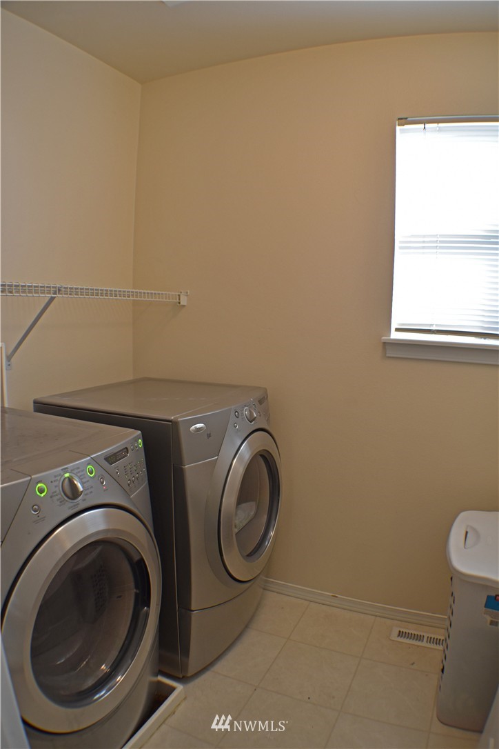 5133 Northeast 4th Place Renton, WA 98059 - Photo 14 of 17