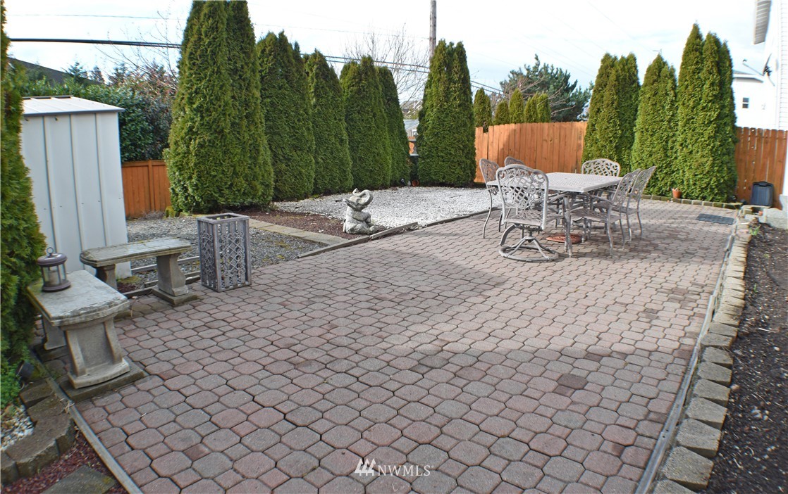 5133 Northeast 4th Place Renton, WA 98059 - Photo 15 of 17