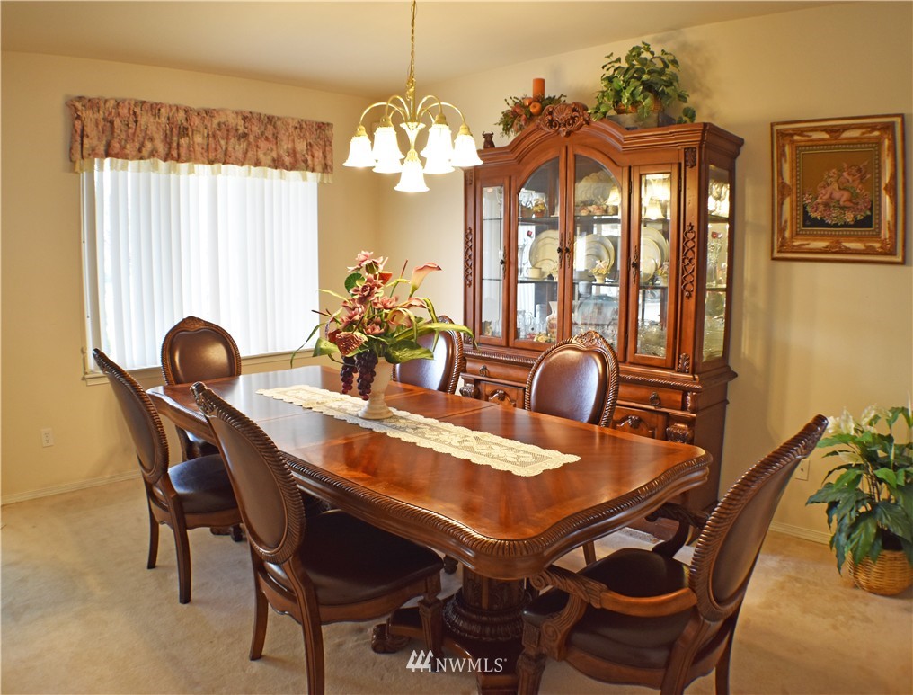 5133 Northeast 4th Place Renton, WA 98059 - Photo 4 of 17