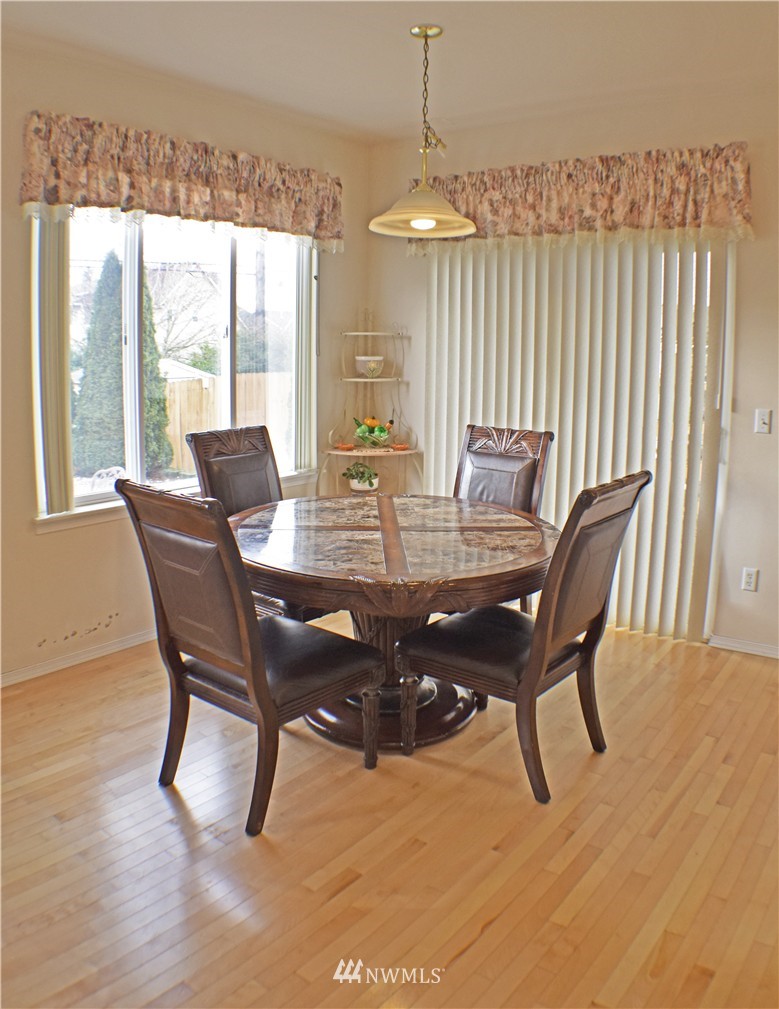 5133 Northeast 4th Place Renton, WA 98059 - Photo 7 of 17