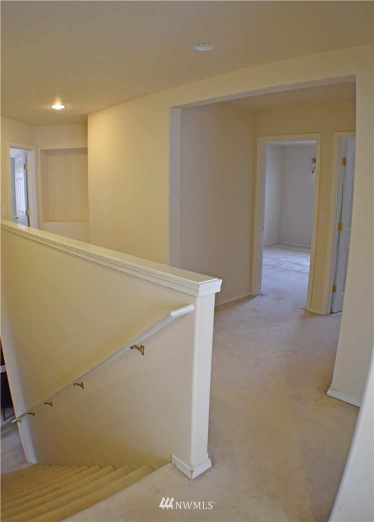 5133 Northeast 4th Place Renton, WA 98059 - Photo 9 of 17
