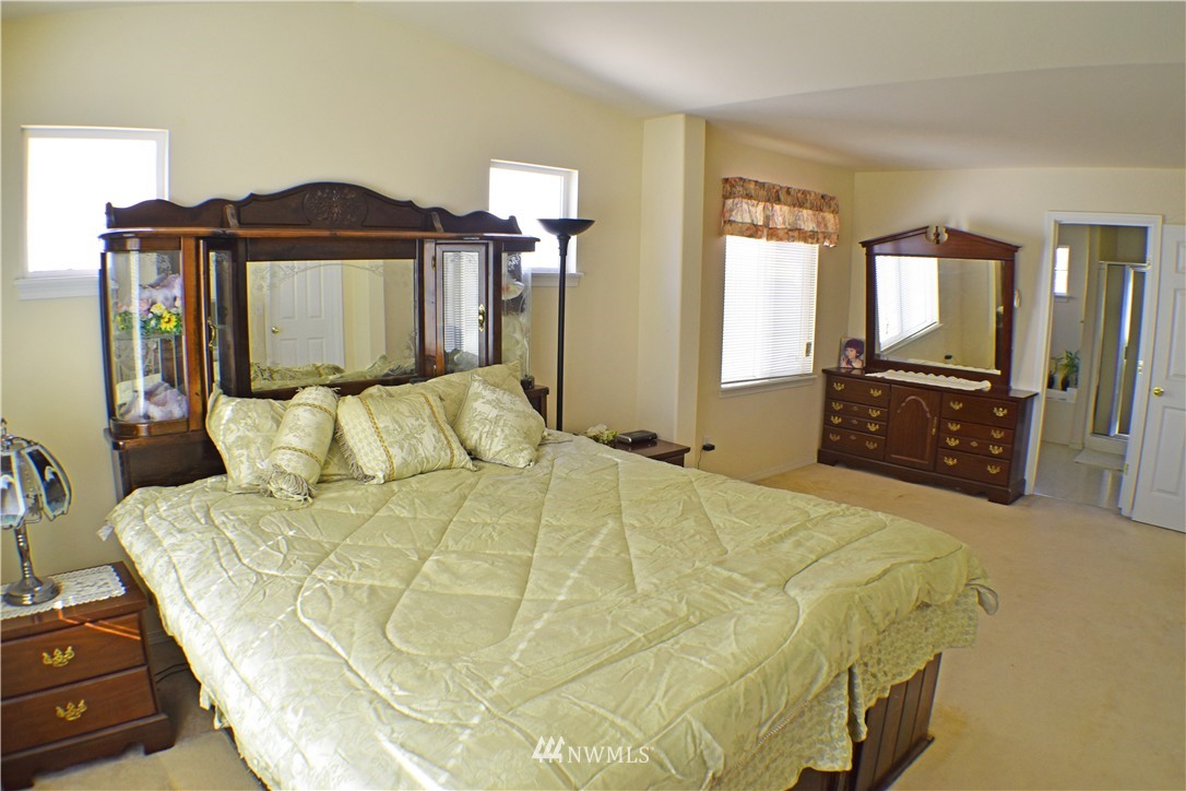 5133 Northeast 4th Place Renton, WA 98059 - Photo 10 of 17