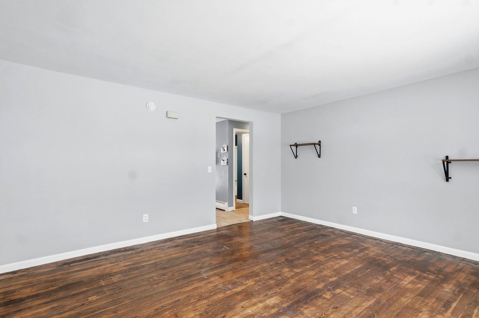 8 Rayes Drive Hudson, NH 03051 - Photo 10 of 28