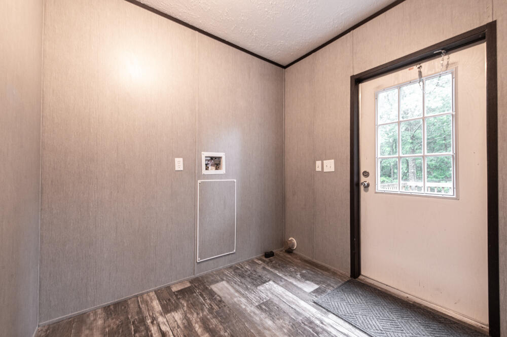 52 Boggy Branch Road Aiken, SC 29805 - Photo 18 of 24 Laundry Room with Porch Access!