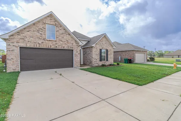 $2,000 | 304 Tall Meadows Lane, Lafayette, LA 70506