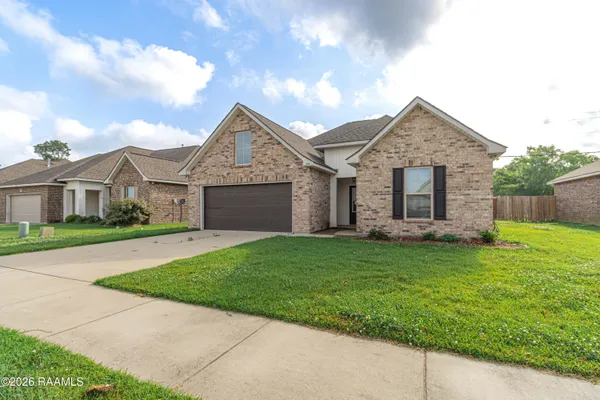 $2,000 | 304 Tall Meadows Lane, Lafayette, LA 70506