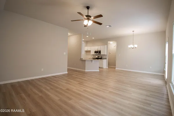 $2,000 | 304 Tall Meadows Lane, Lafayette, LA 70506