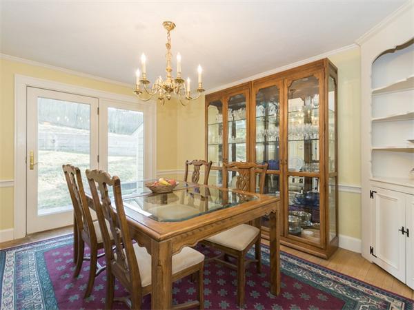 29 Englewood Road Winchester, MA 01890 - Photo 6 of 15 Gallery Image 6